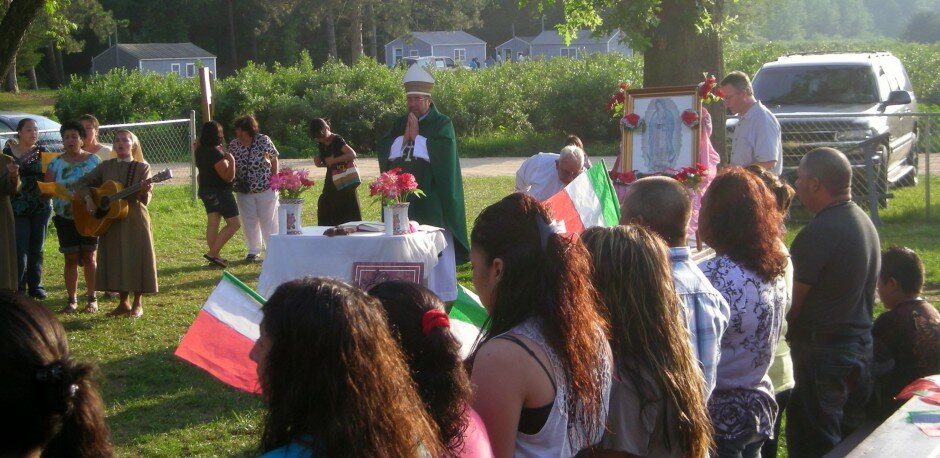 Michigan Bishop visit to Migrants 2011 Episcopal Visit to Migrants in Michigan 2011